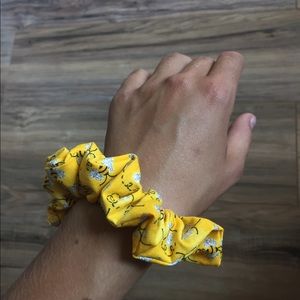 HOMEMADE honey bee sparkly scrunchie
